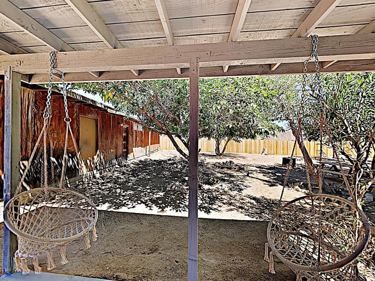 Rawhide Ranch - Walk To Pappy And Harriet'S With Hot Tub! Home Yucca Valley Buitenkant foto